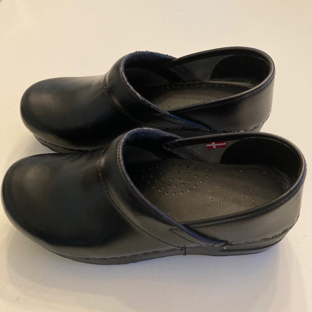 Sanita clogs size 37